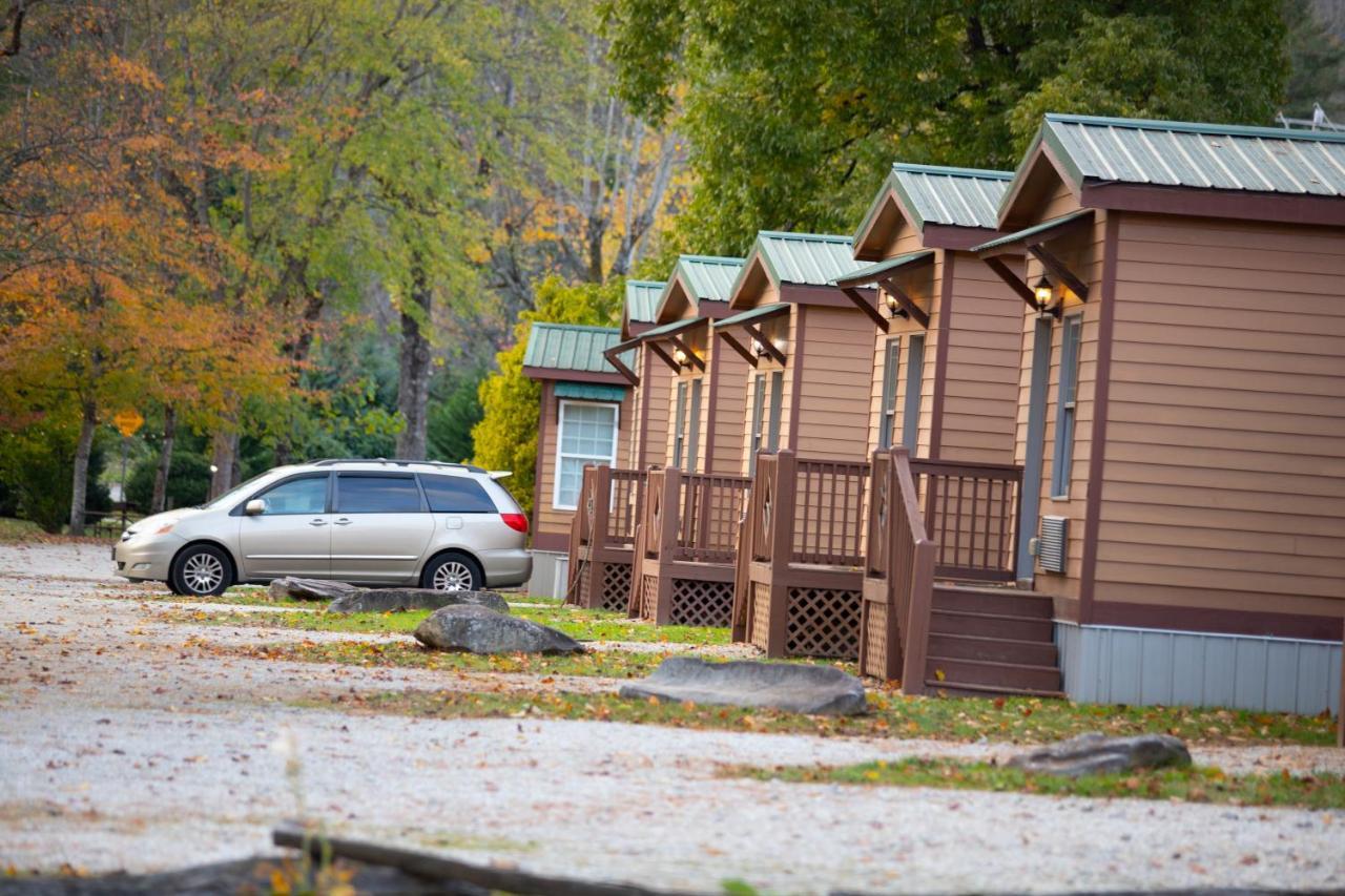 Qualla Cabins And Motel Cherokee Near Casino Whittier Exterior foto