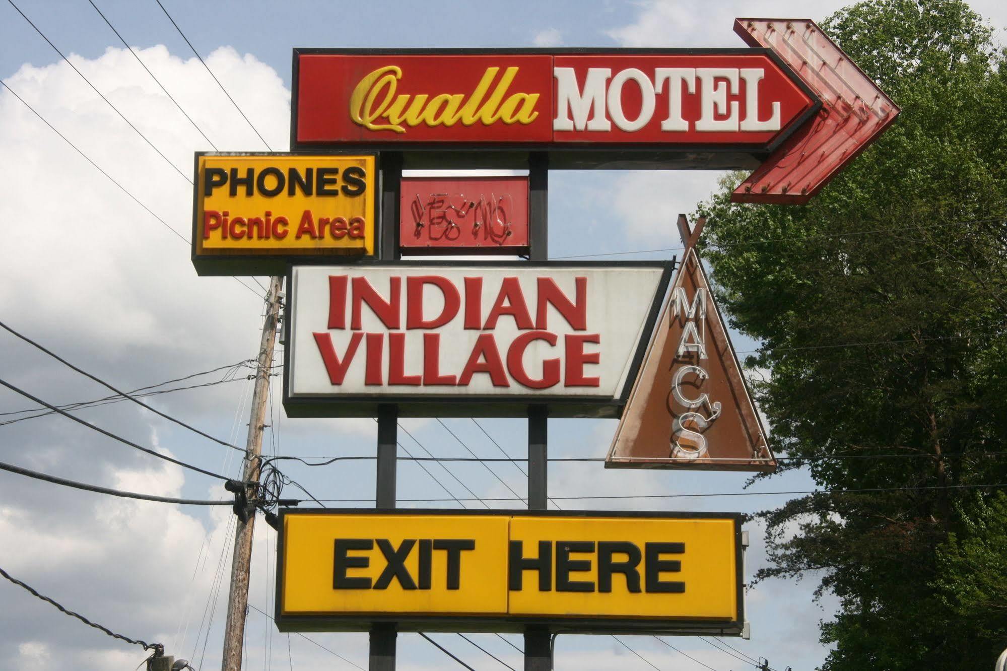 Qualla Cabins And Motel Cherokee Near Casino Whittier Exterior foto
